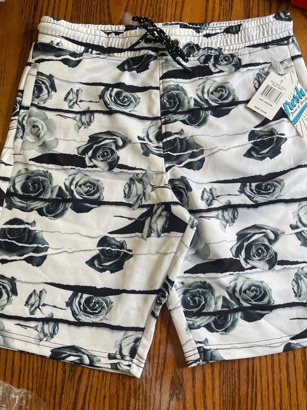 New MSRP $52 Men's Floral Stripe Shorts - Black & White